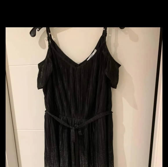 Cold Shoulder Dress - Picture 2 of 2